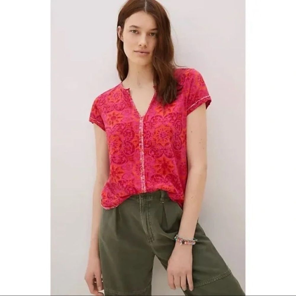 Anthropologie Pilcro Hot Pink Split Neck Floral Print Tee Shirt‎ Sz M